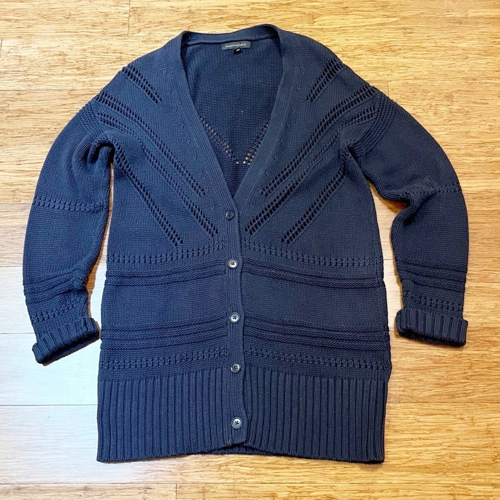 Banana Republic Oversized Cable Knit Navy Blue Button Down Cardigan Sweater. M